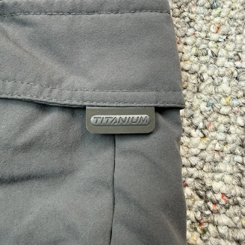 Columbia Silver Ridge Cargo Shorts Mens XL Titanium Hiking Outdoors Gray